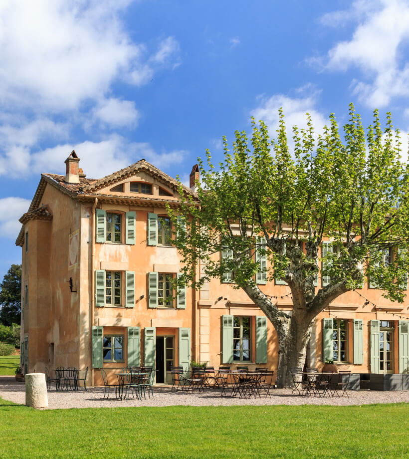 Sunlit countryside villa
